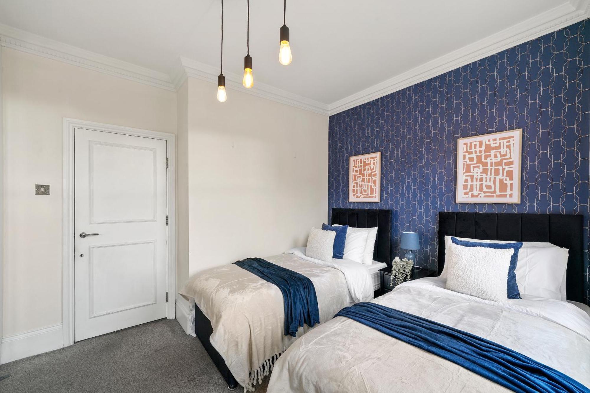 Apartment Delightful Flat In - Sleeps 6 London