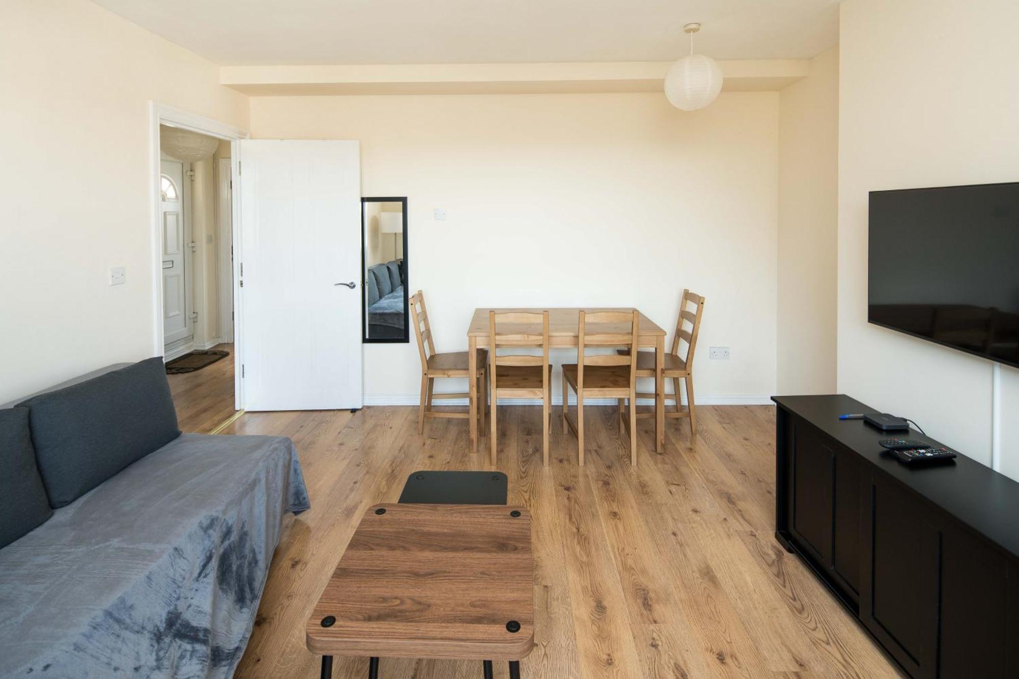 Apartment 2bd Flat - Buzz & Parkside Serenity London