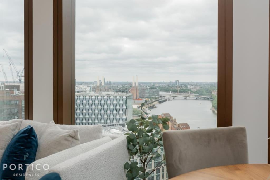 Appartement Stunning 2-bed With Pool In Nine Elms Londen