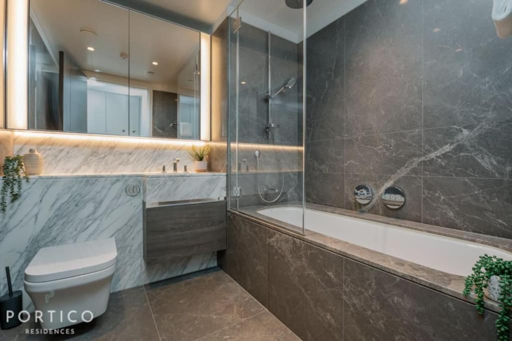 Stunning 2-bed With Pool In Nine Elms Appartement