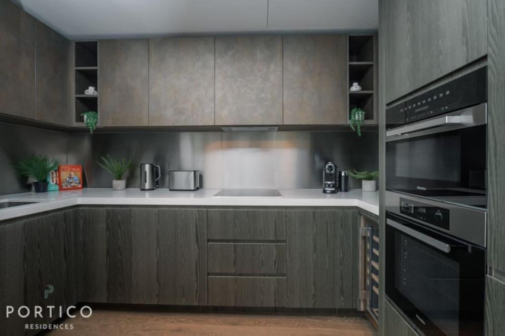 Stunning 2-bed With Pool In Nine Elms * Londen