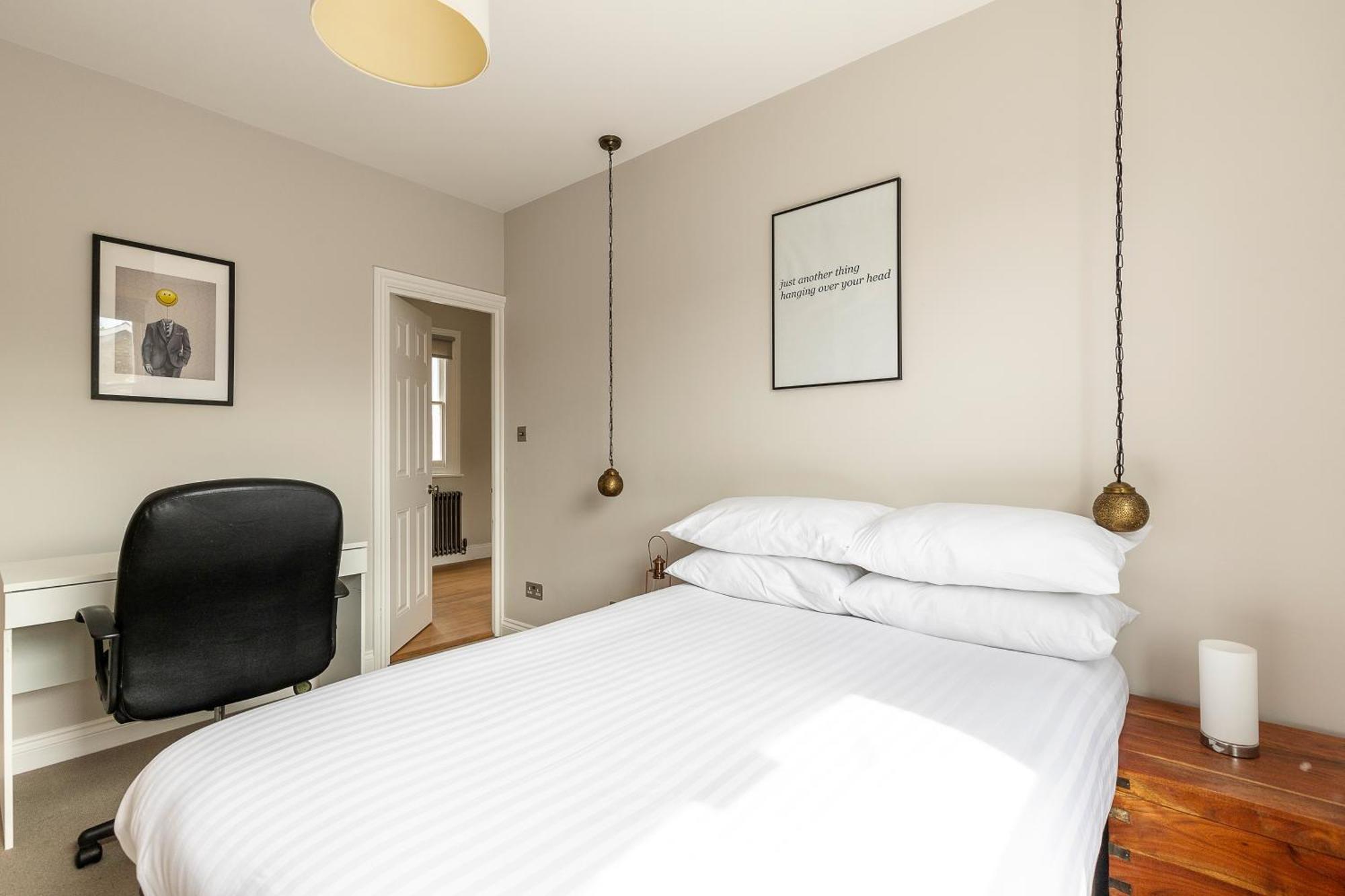 Rustic And Contemporary Haven In Brixton * Londen