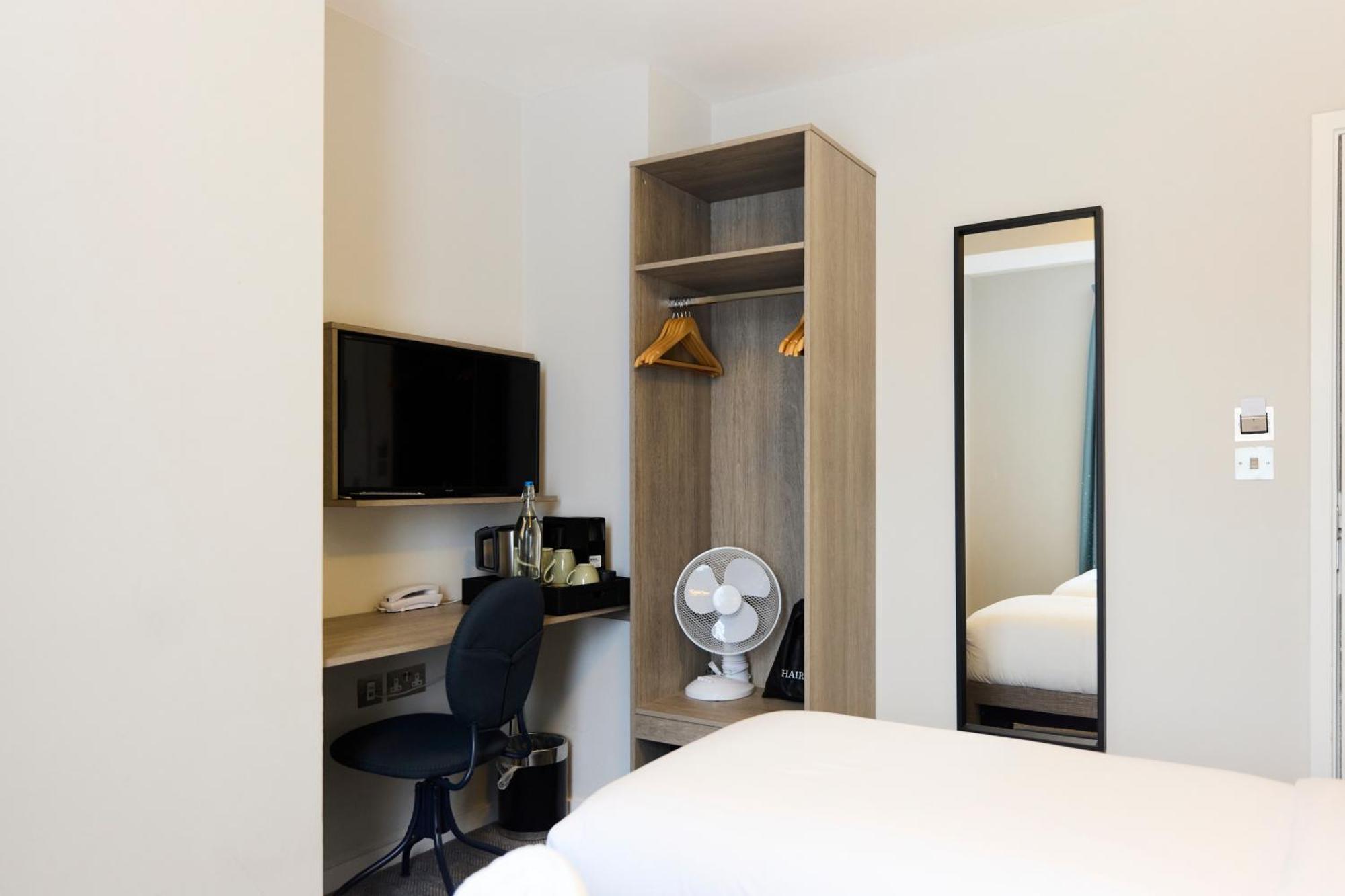 Prince William Hotel 3*