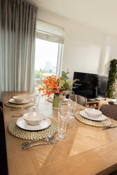 Lägenhet Stylish 3 Bed Near Downtown & Free Parking
