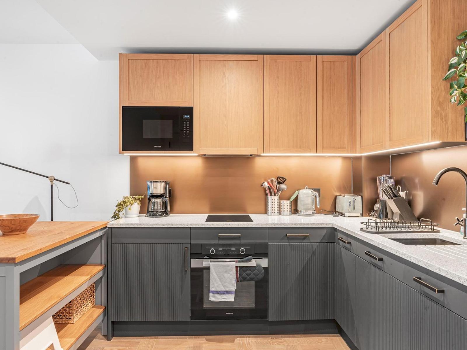Stylish Flat In East Ideal Urban Retreat Pass The Keys Londen