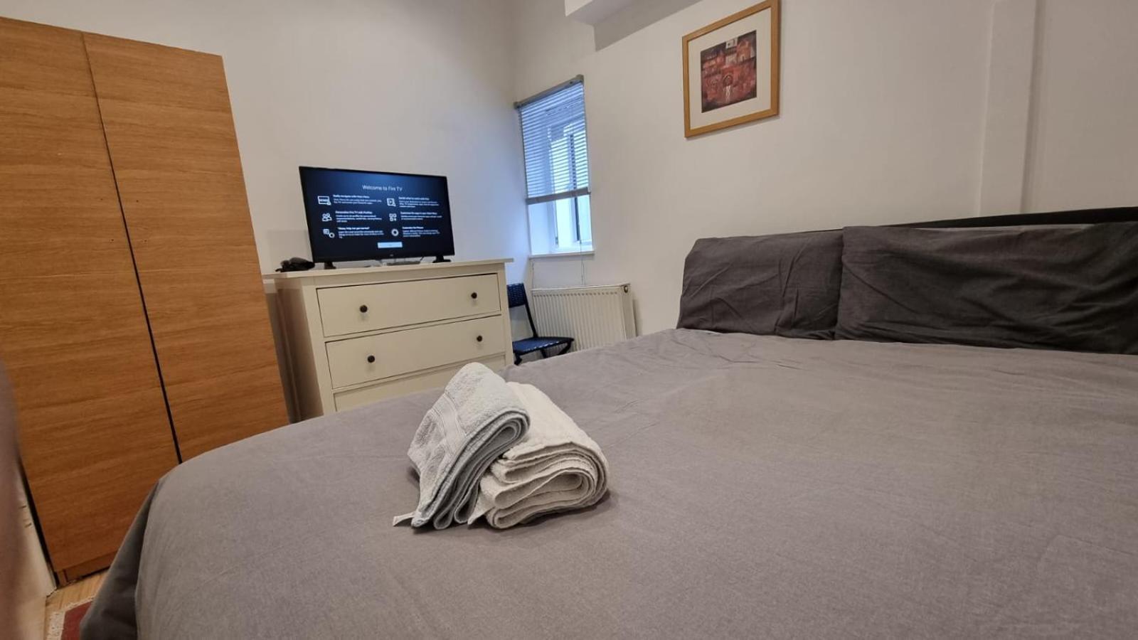 2 Bed Ground Floor Flat With Garden Next To Turnpike Lane Tube & Bus
