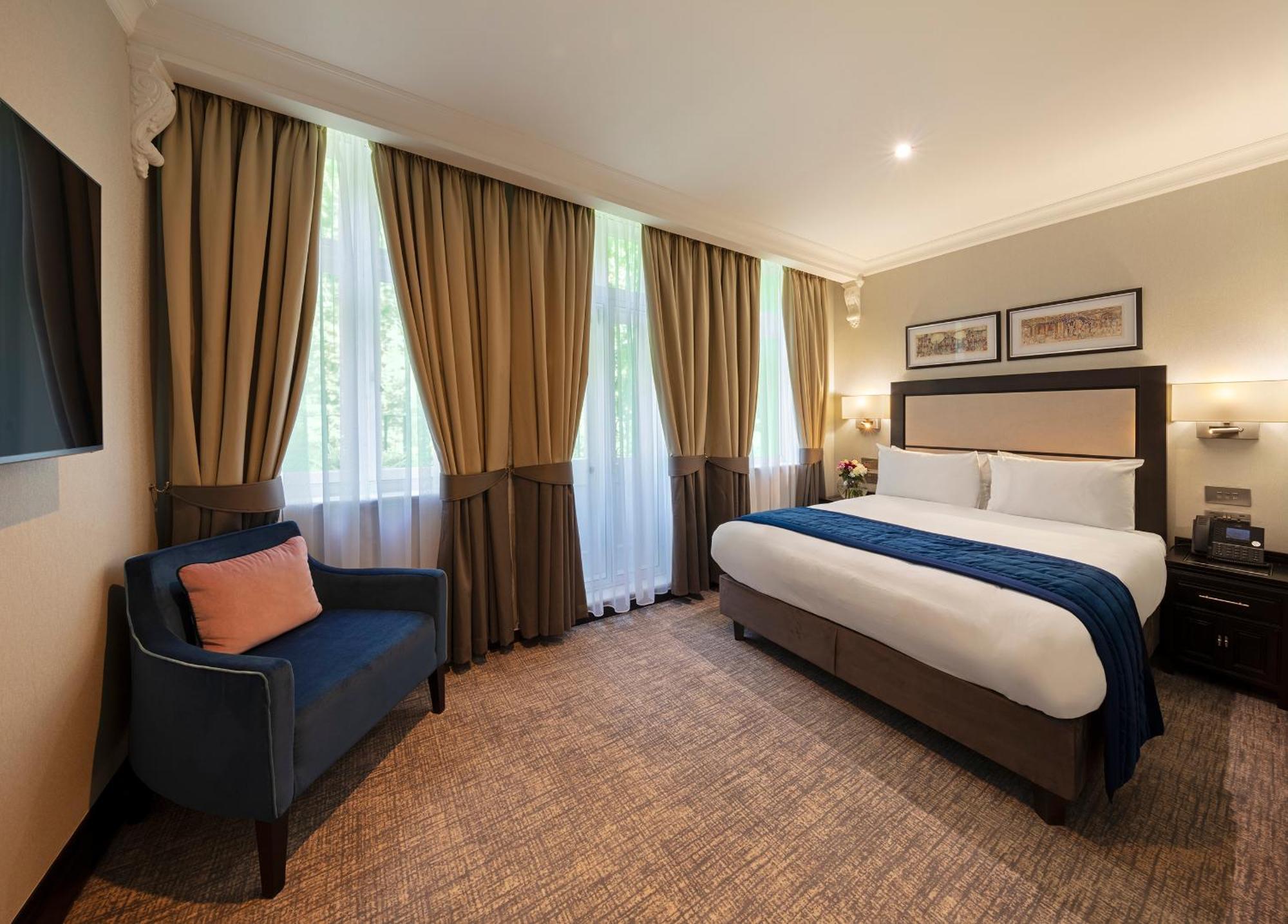 Hotel Wellington By Blue Orchid