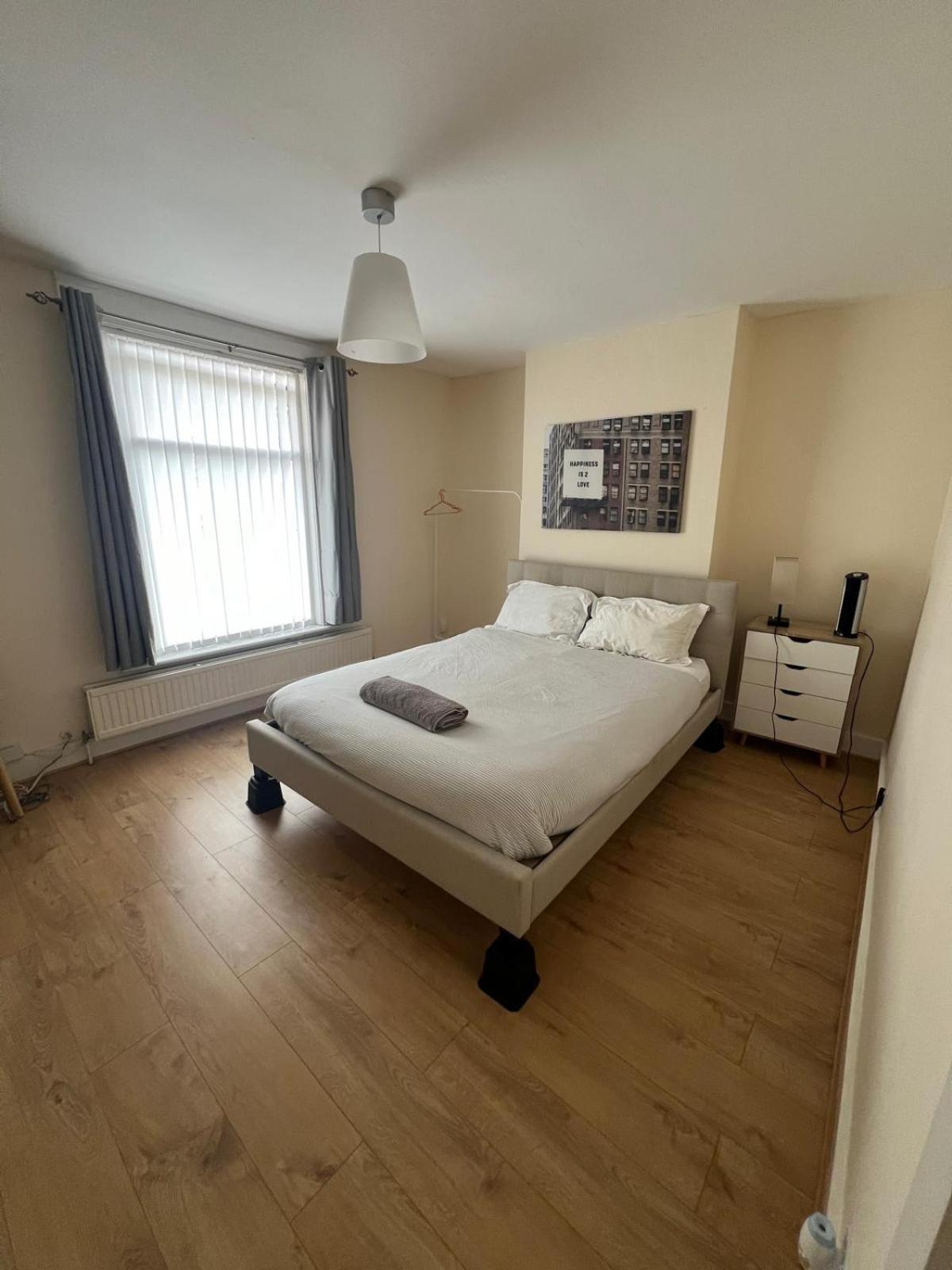 The Big 3 Bedroom House 2 Bathrooms Londra