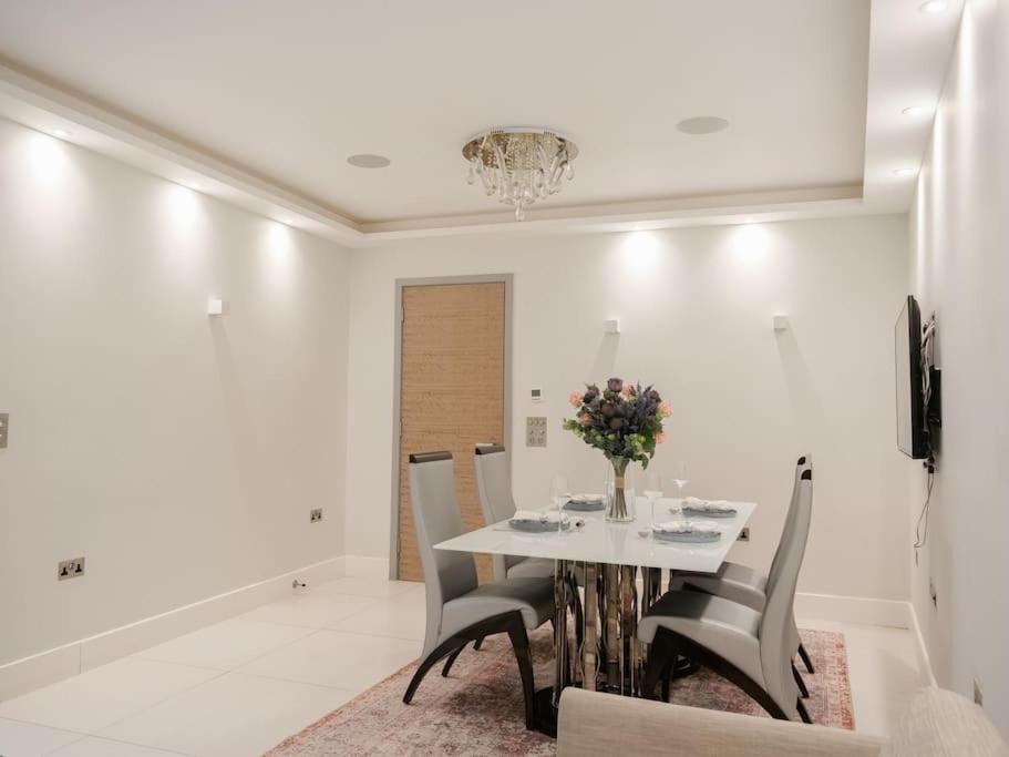 Apartment Stylish And Spacious In Prime *