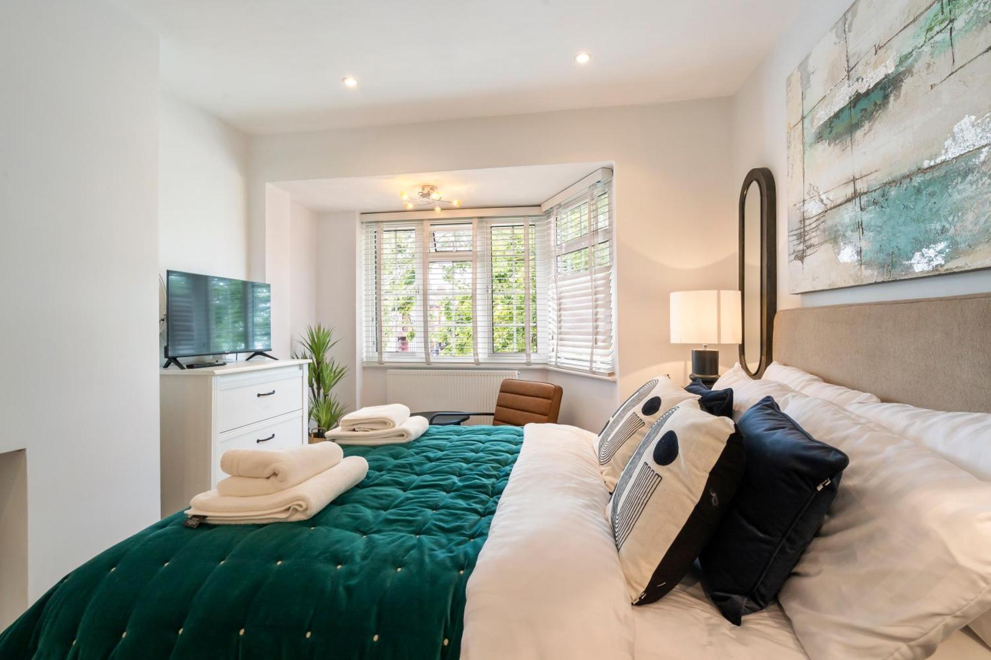 Entire House In Wimbledon Holiday home London