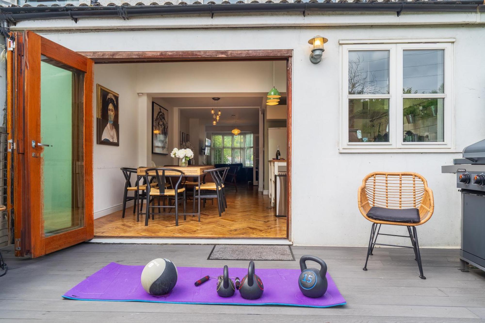 Holiday home Entire House In Wimbledon
