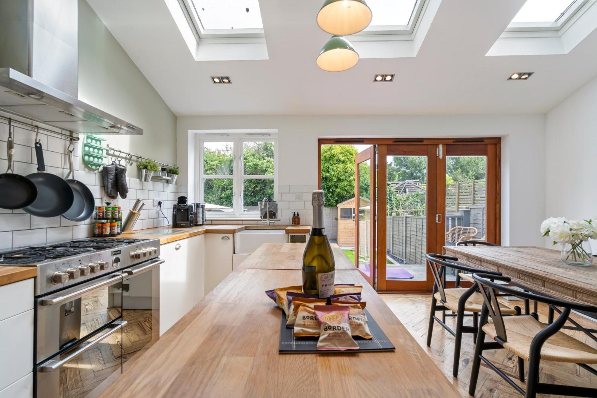 Entire House In Wimbledon Holiday home London