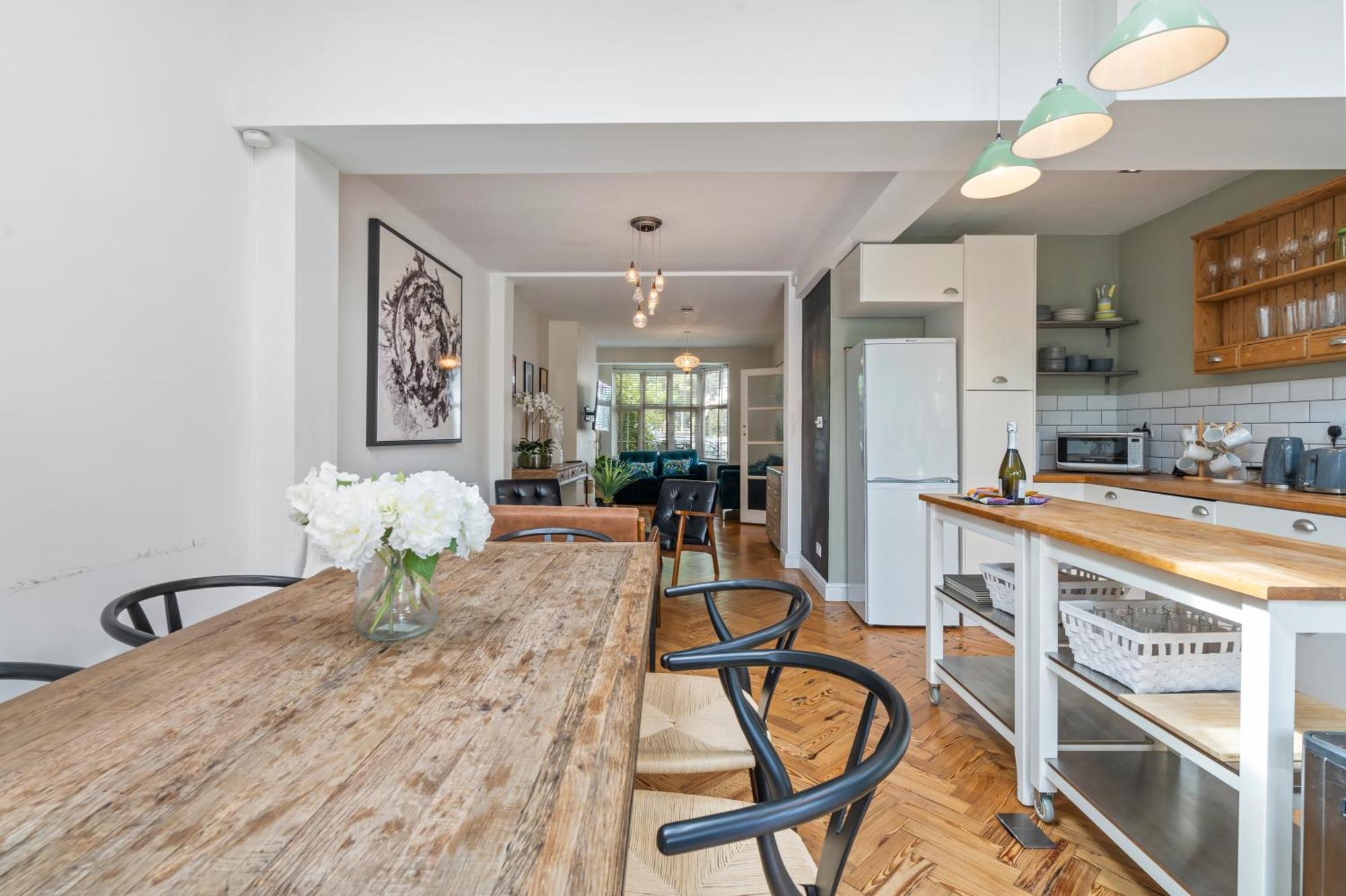 Holiday home Entire House In Wimbledon London