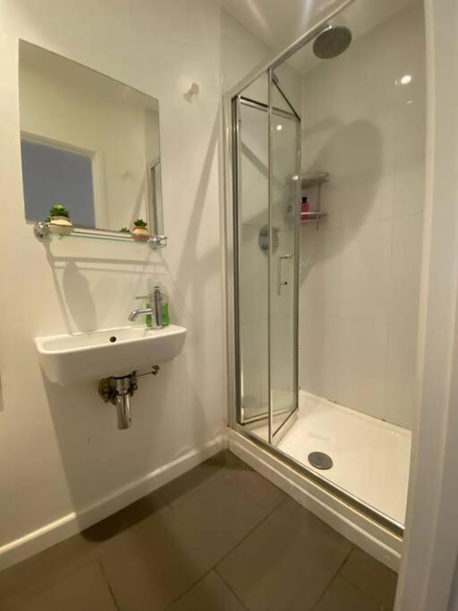 Sleep 6 Flat At Iconic Piccadilly Circus Vr6 London
