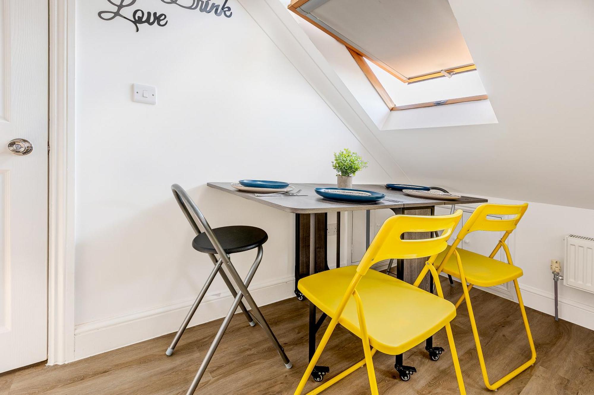 Bright 2br Flat, Forest Gate, East * London