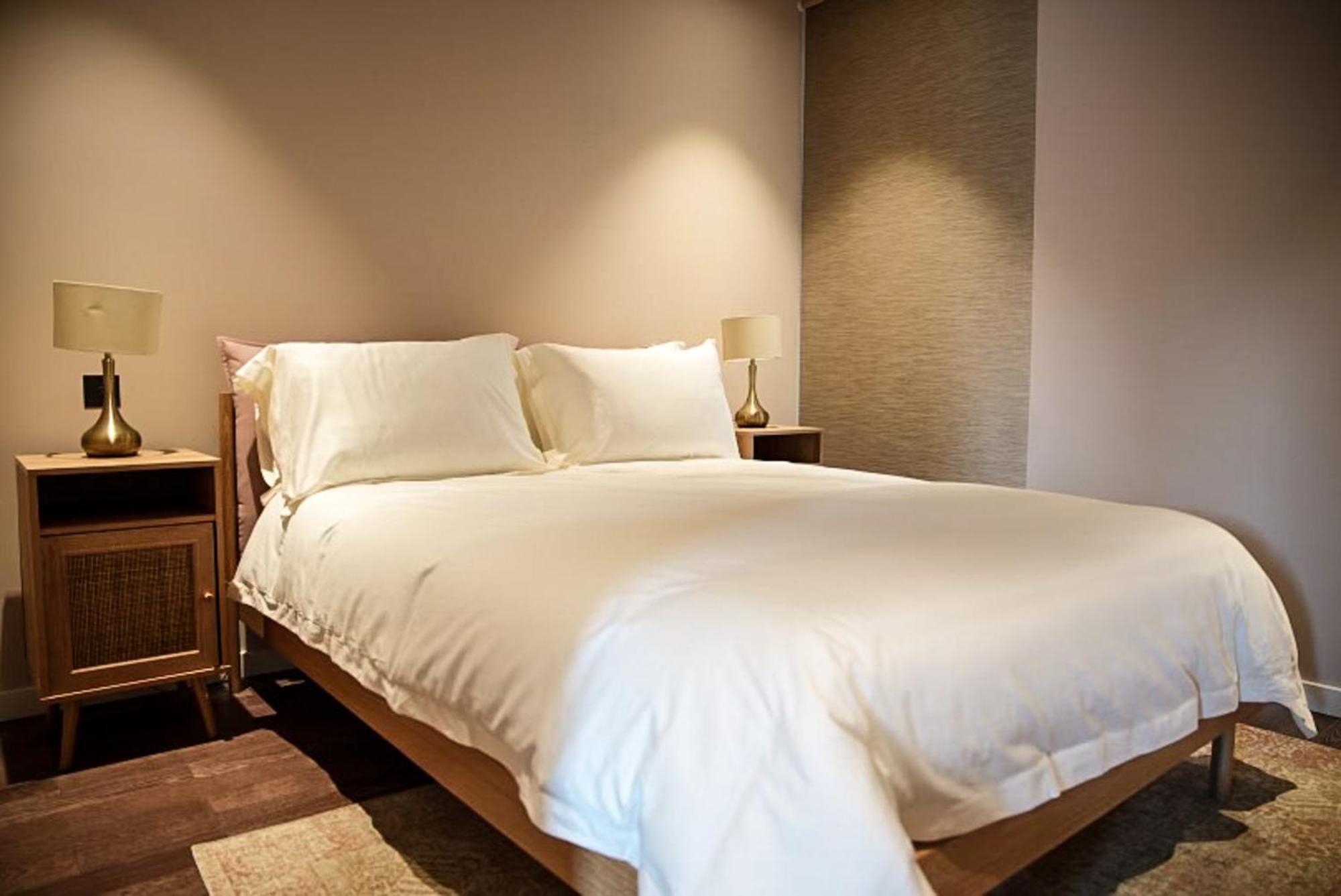 Chic Luxury Living In Battersea Power Station Lägenhet *
