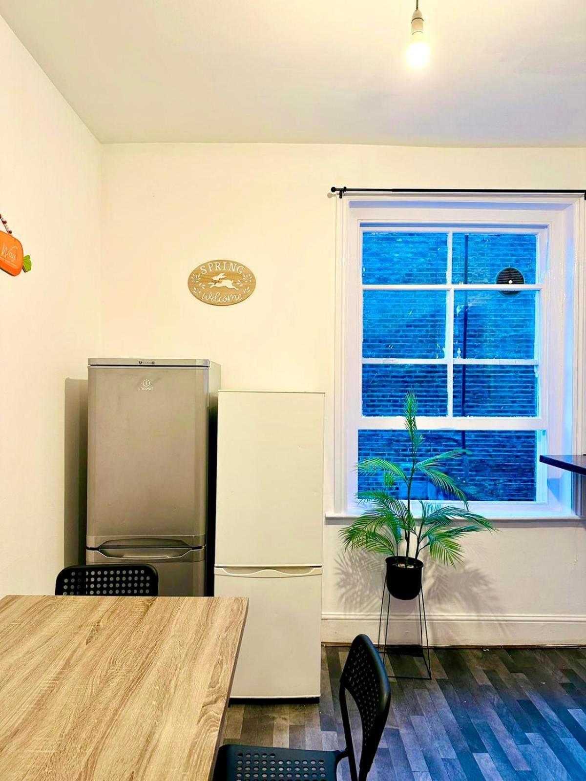 Aldgate East Bed & Breakfast *