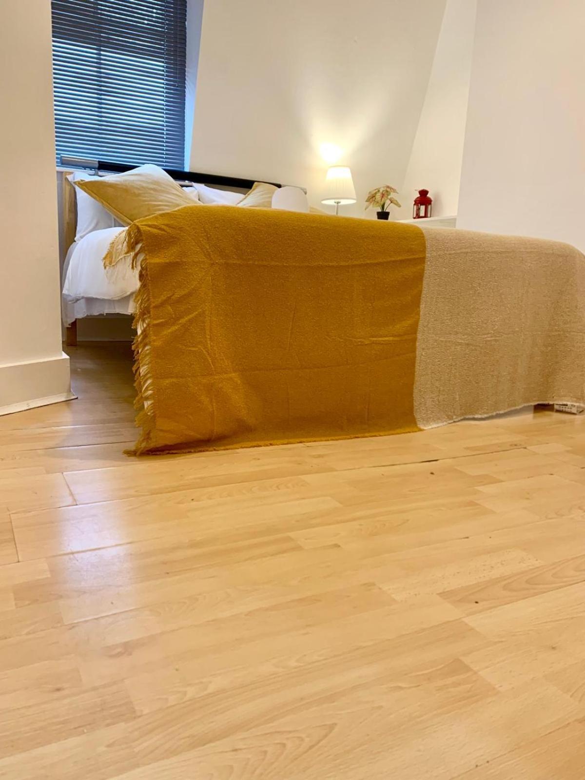 Aldgate East Bed & Breakfast