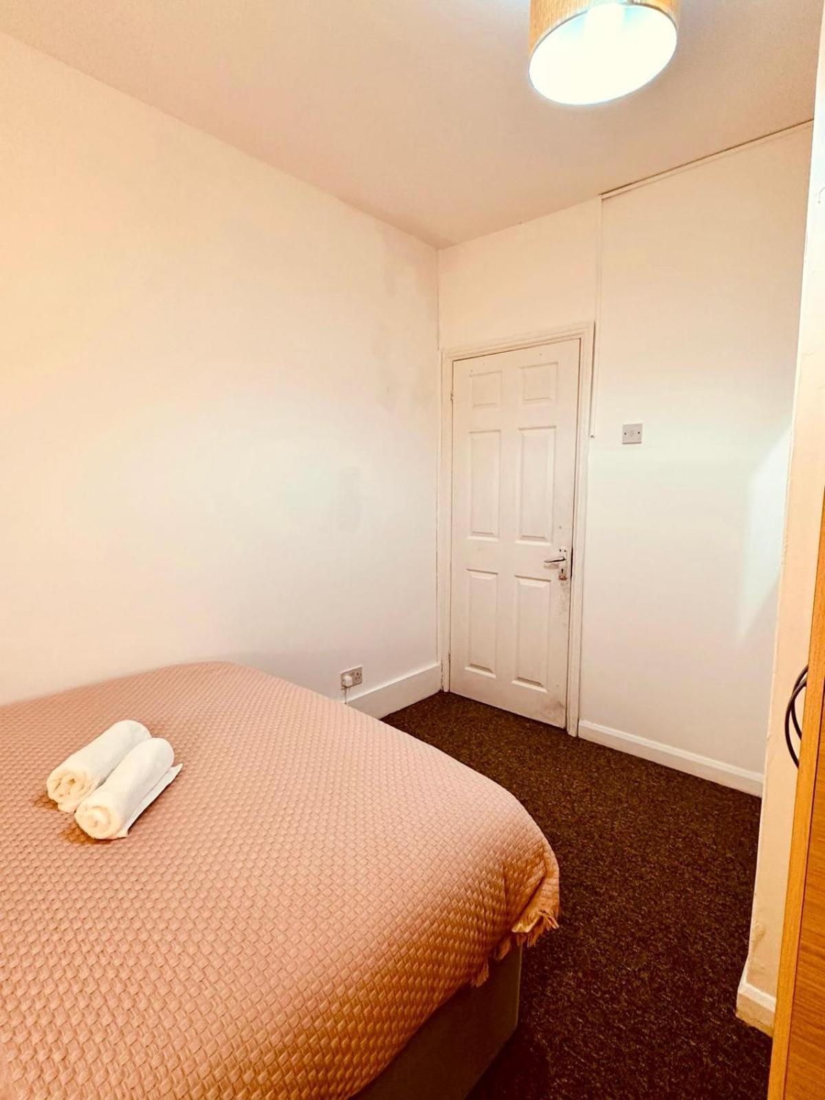 Aldgate East Bed & Breakfast London