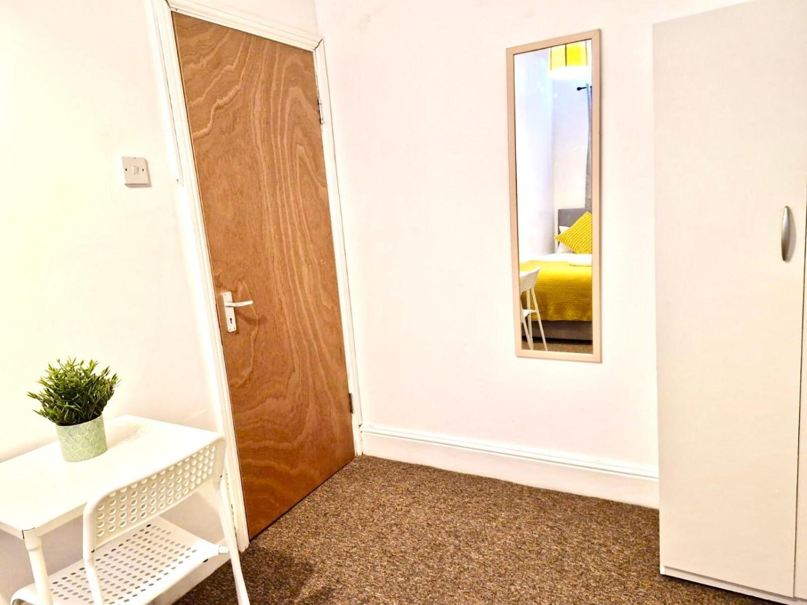 Aldgate East Bed & Breakfast London