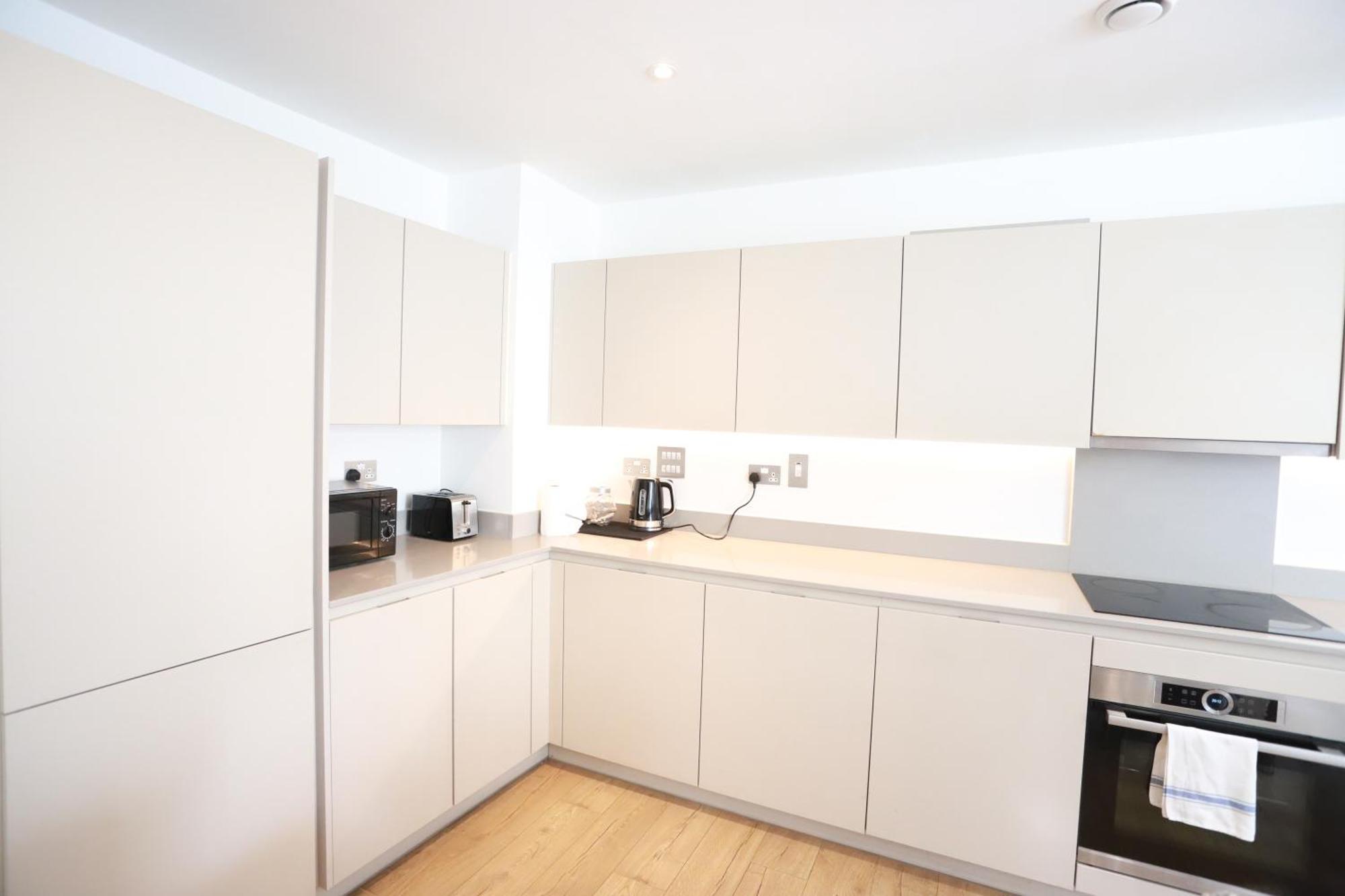 Appartement Spacious 3-story Retreat With Rooftop Terrace And Modern Amenities *