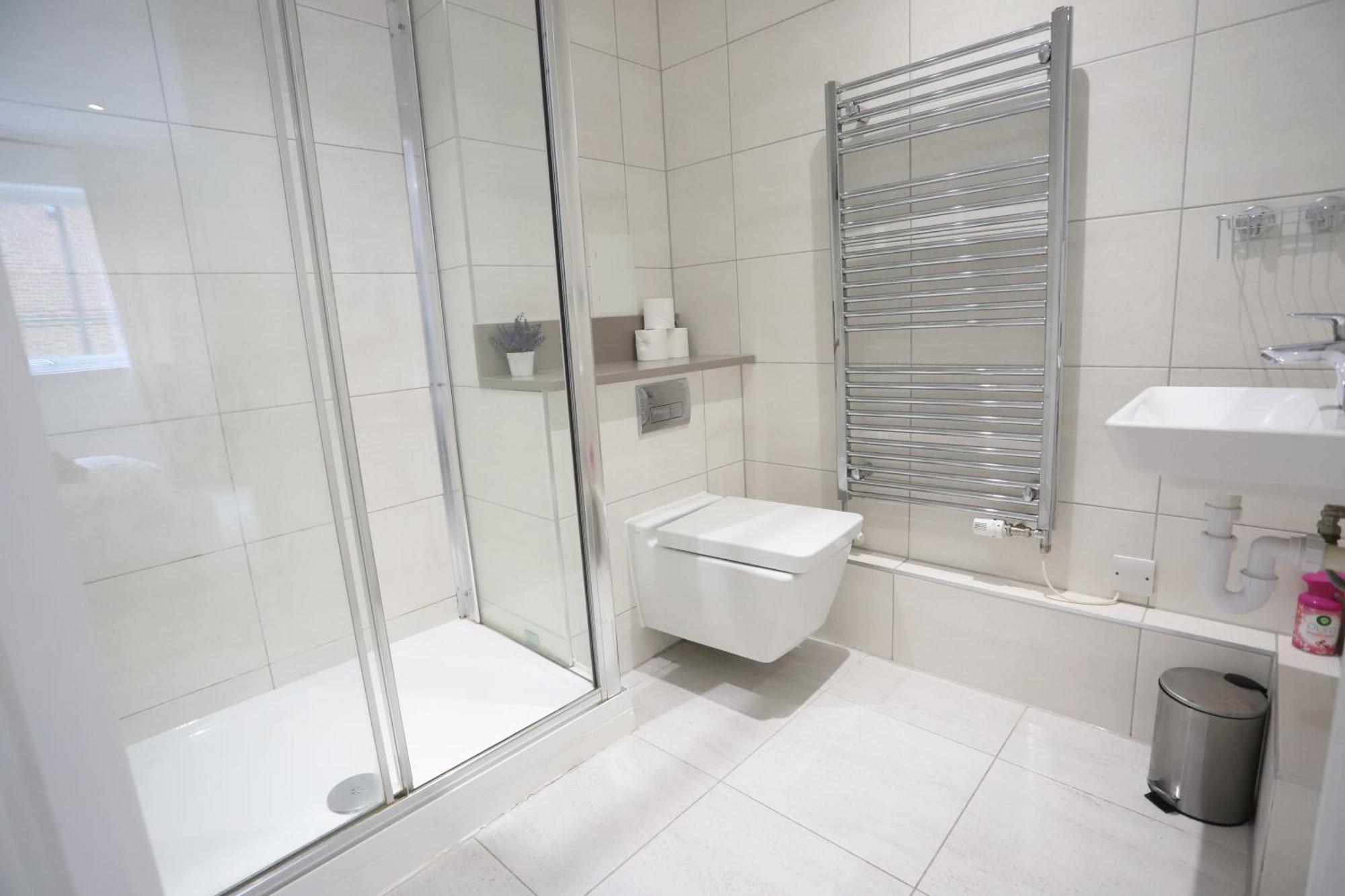 Appartement Spacious 3-story Retreat With Rooftop Terrace And Modern Amenities Londres