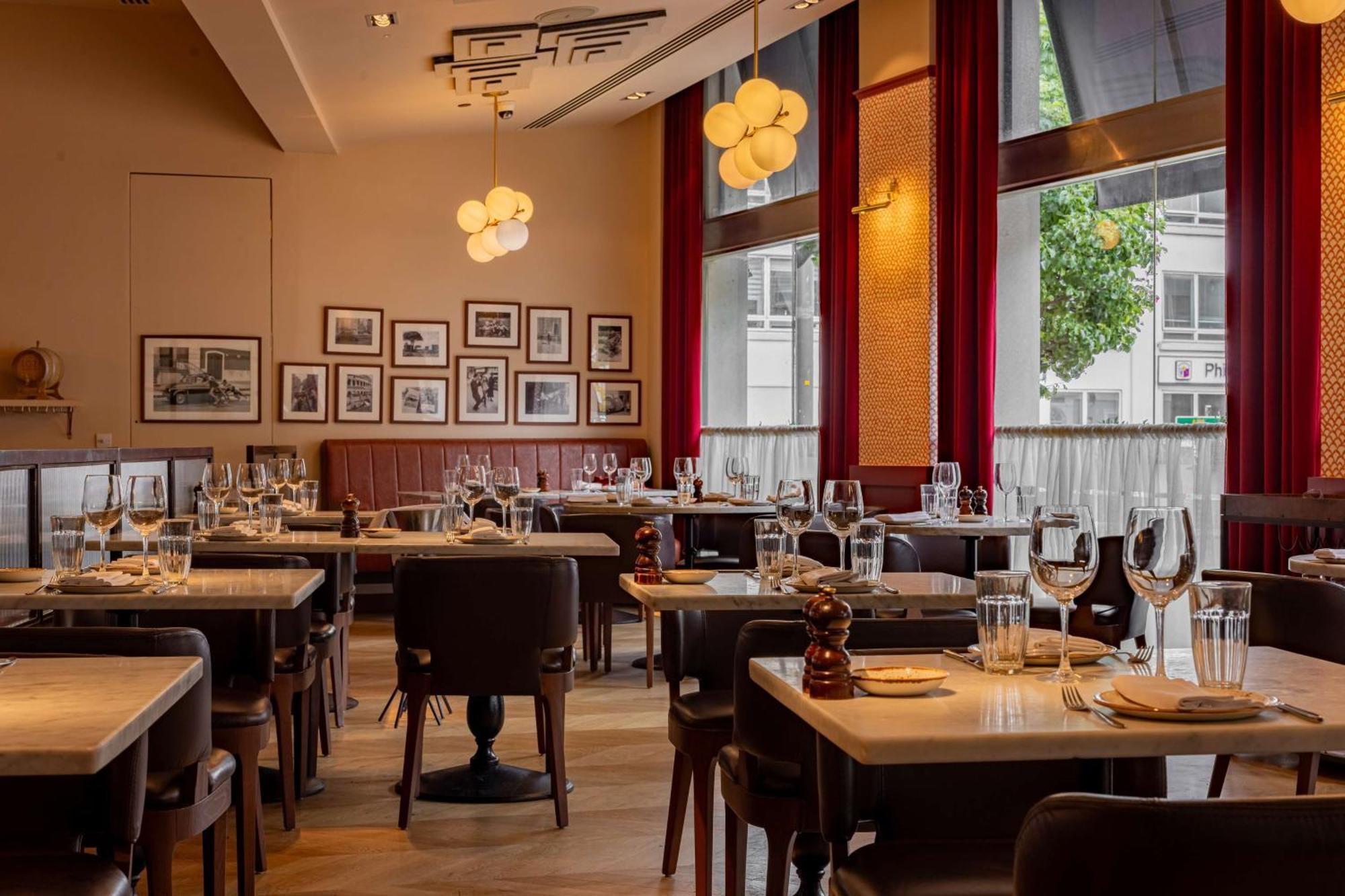 Park Plaza Victoria 4* London