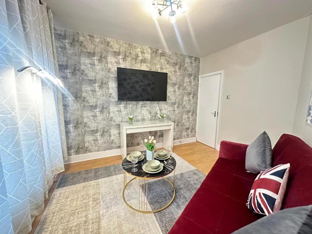 Three Bedroom Near Central Appartement