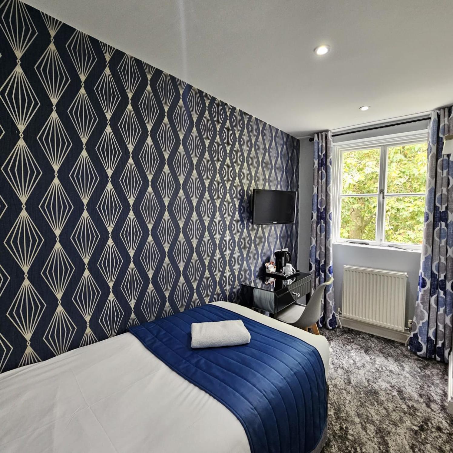 George 3* London