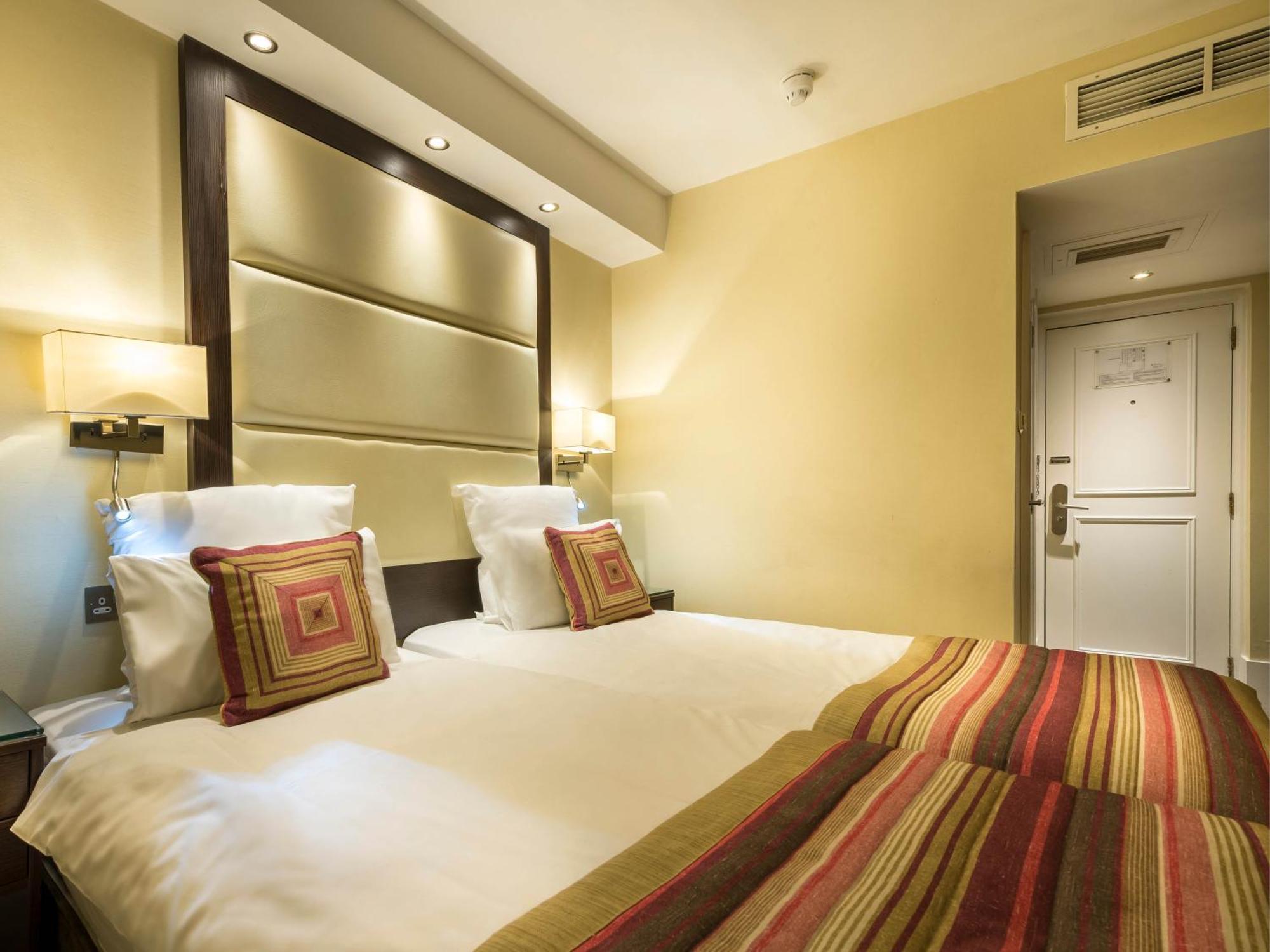 Grand Royale Hyde Park Hotel