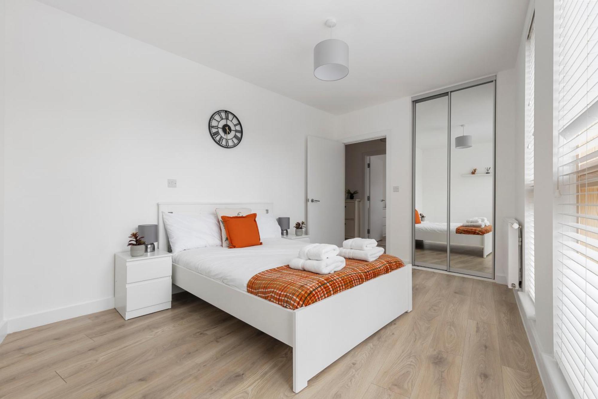 Outstanding 2 Bed Zone 2 Near Leilighet London