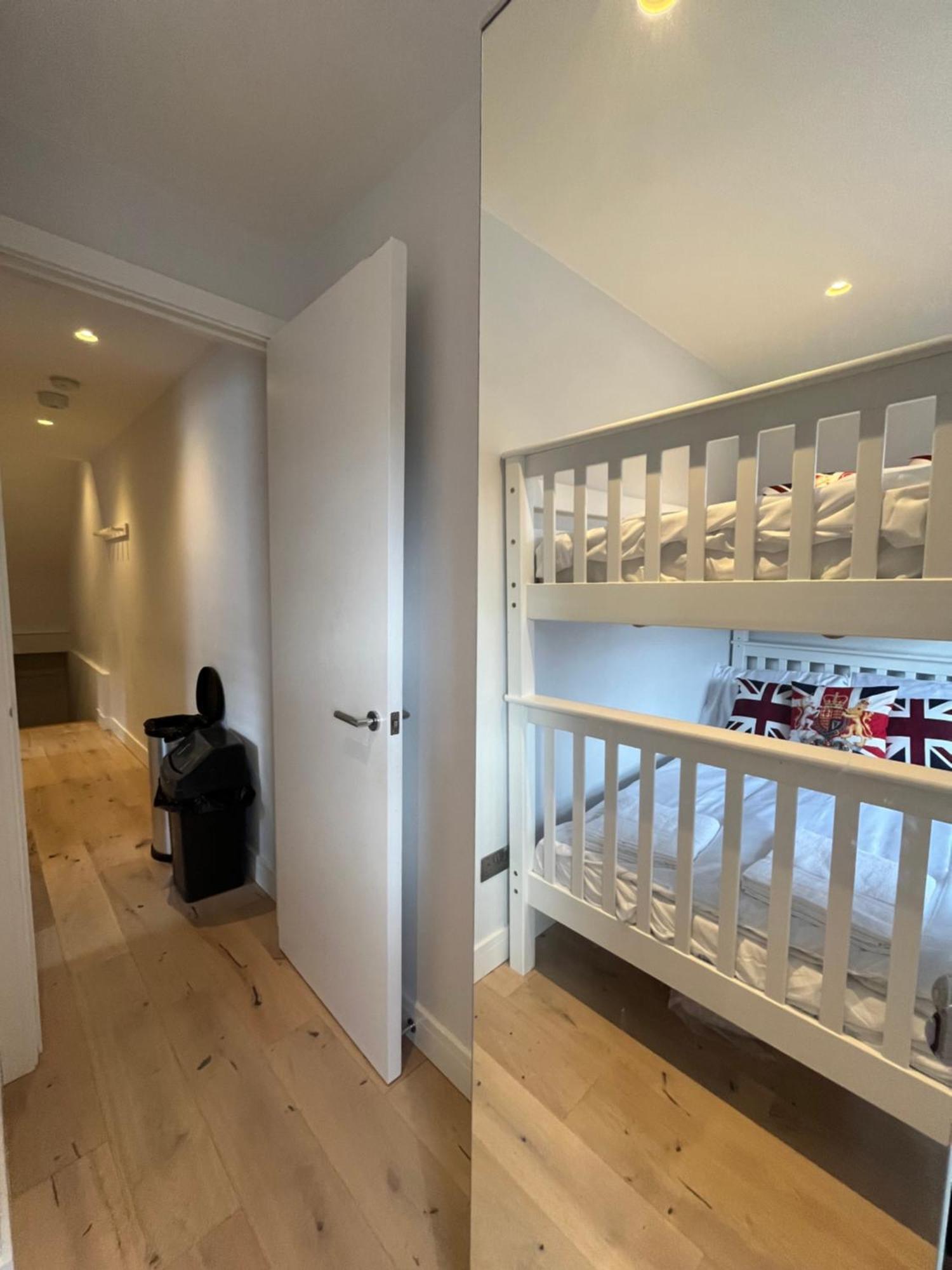 Willesden Penthouse Lägenhet London