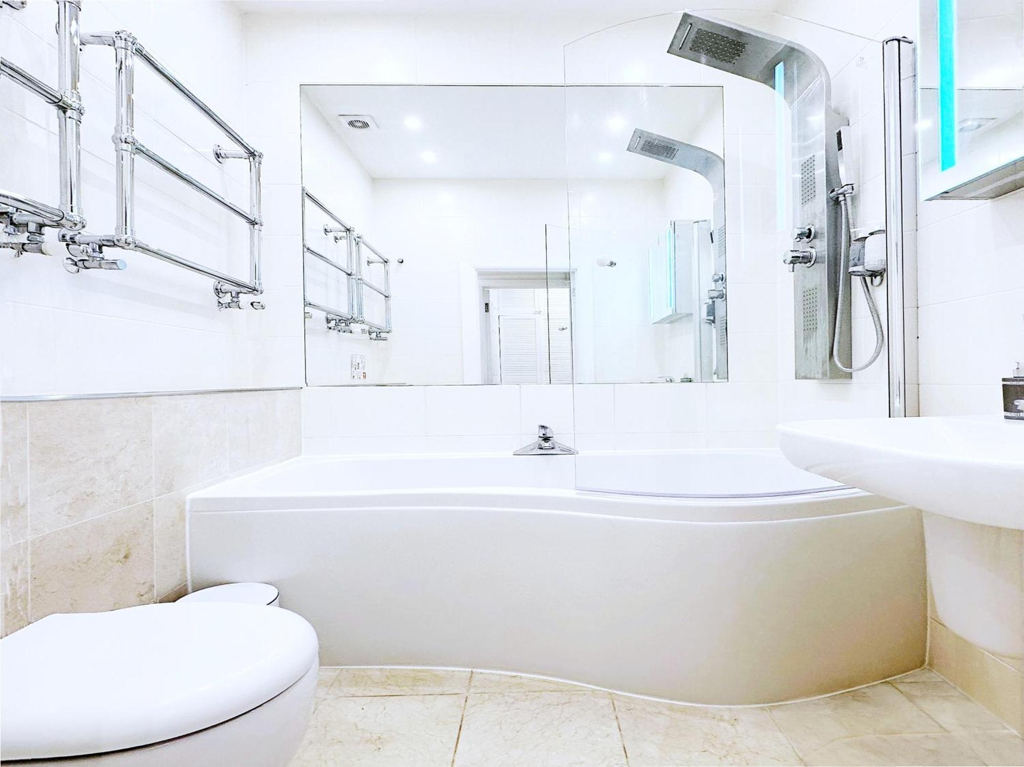 Brackenbury Aparthotel