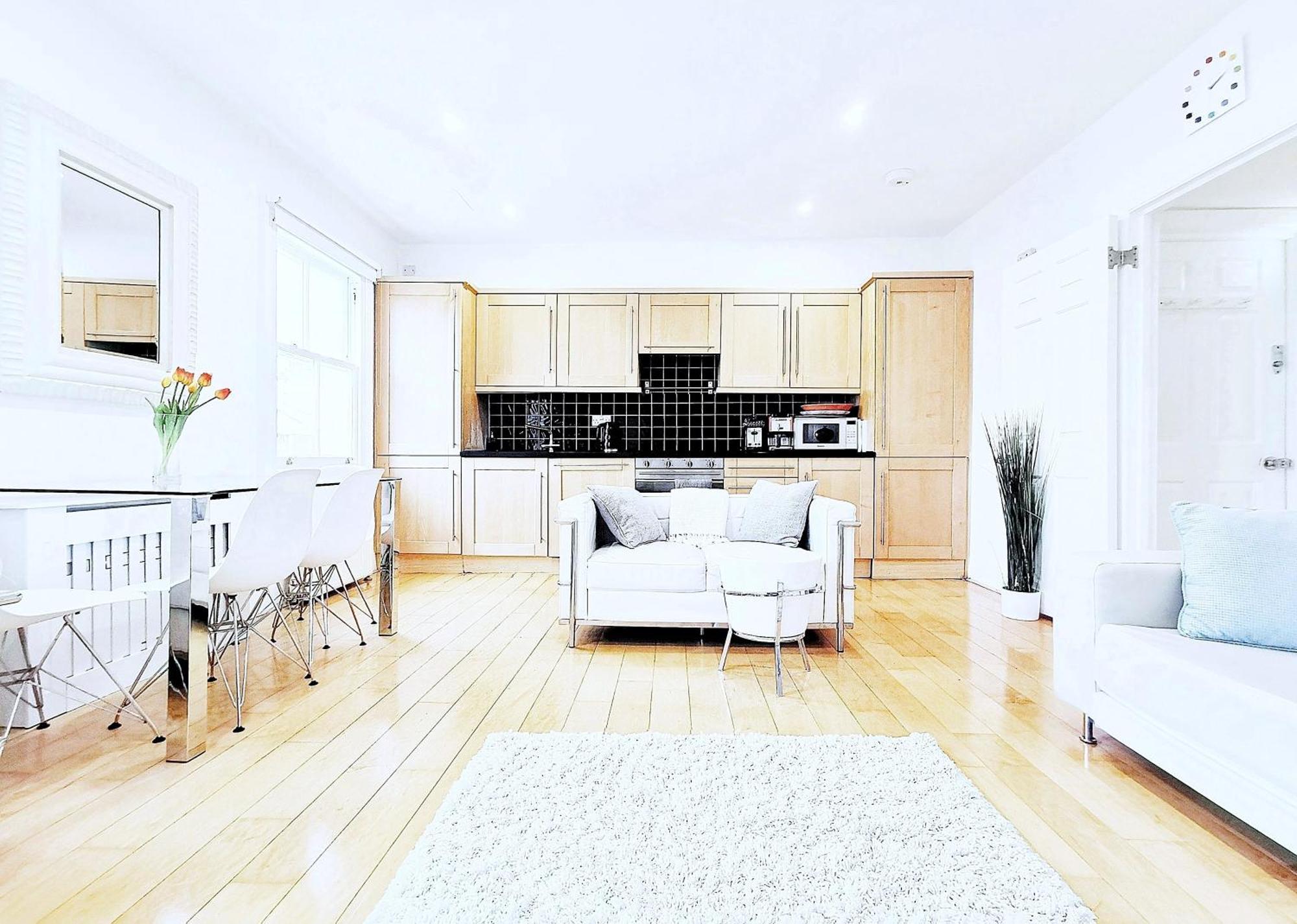 Brackenbury Aparthotel