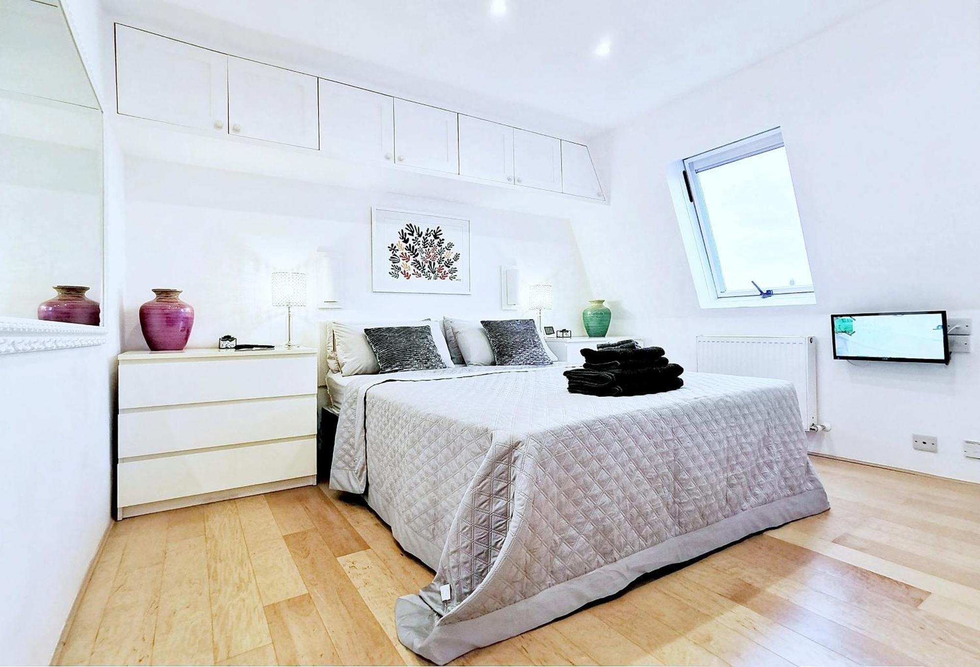 Brackenbury London