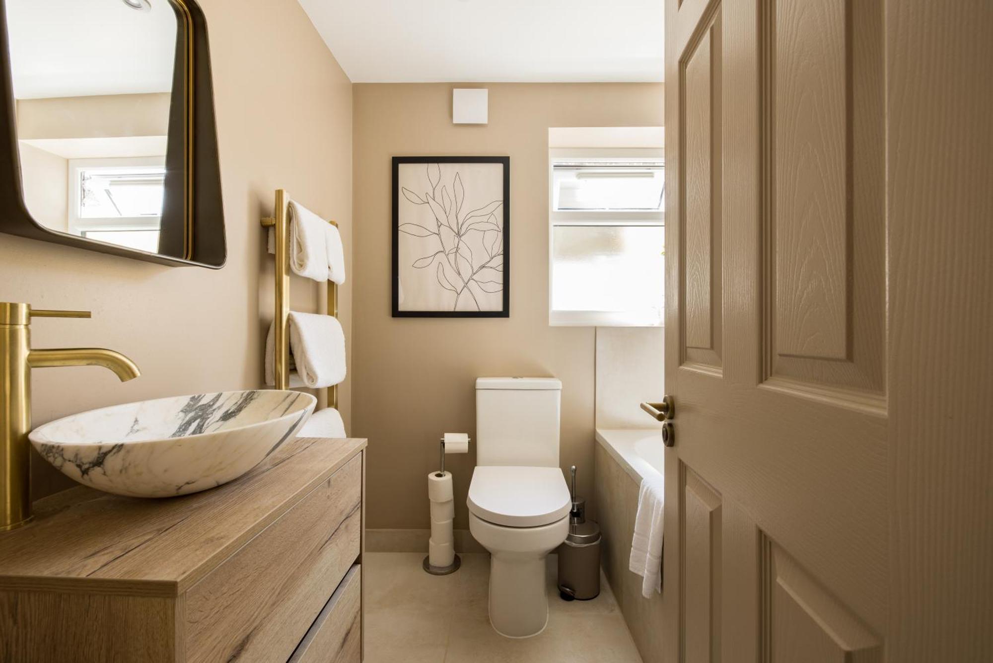 The Tyrwhitt Road Place - Lovely 2bdr Flat With Garden Lägenhet