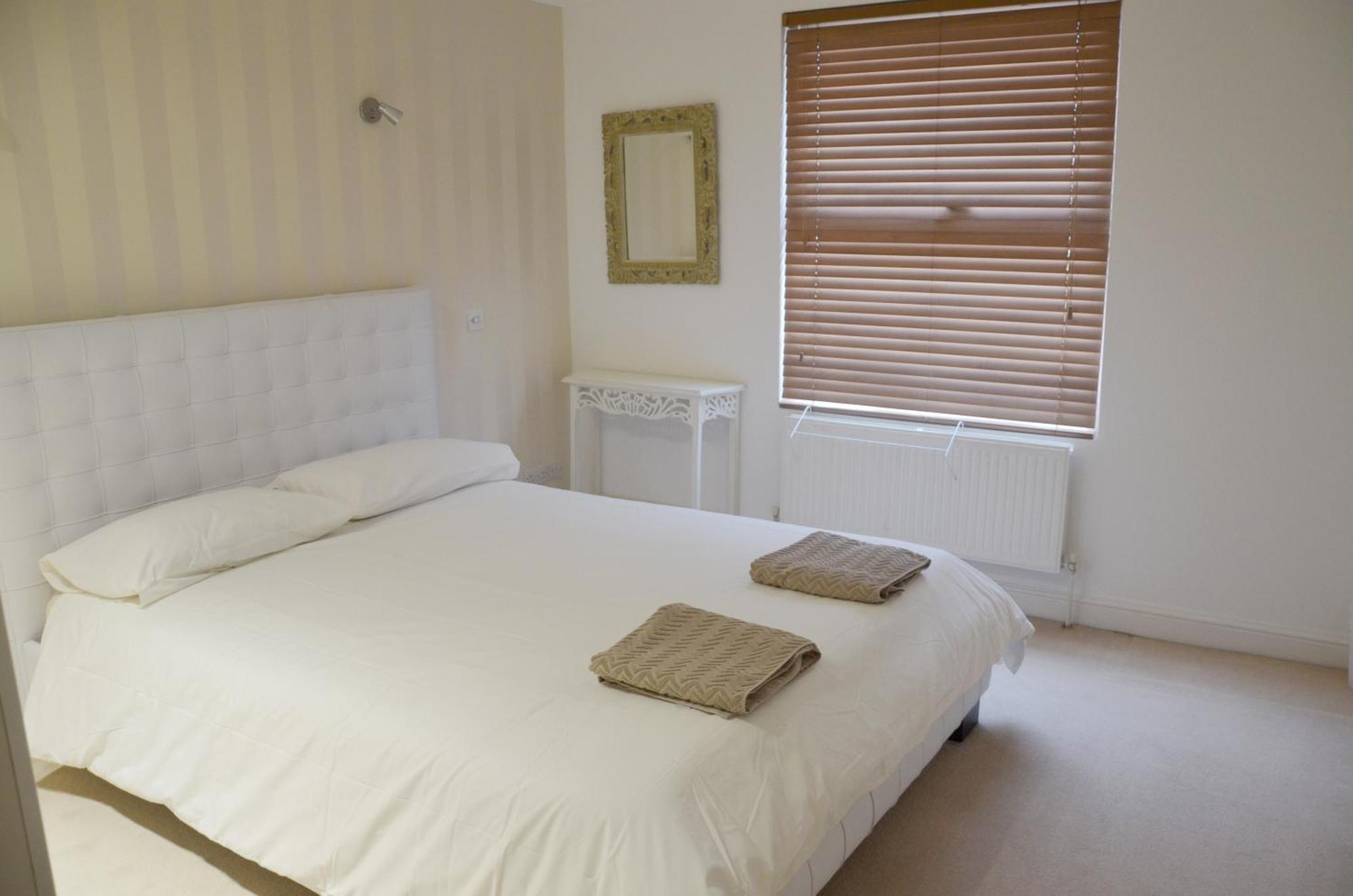 Apartment Putney Lane London