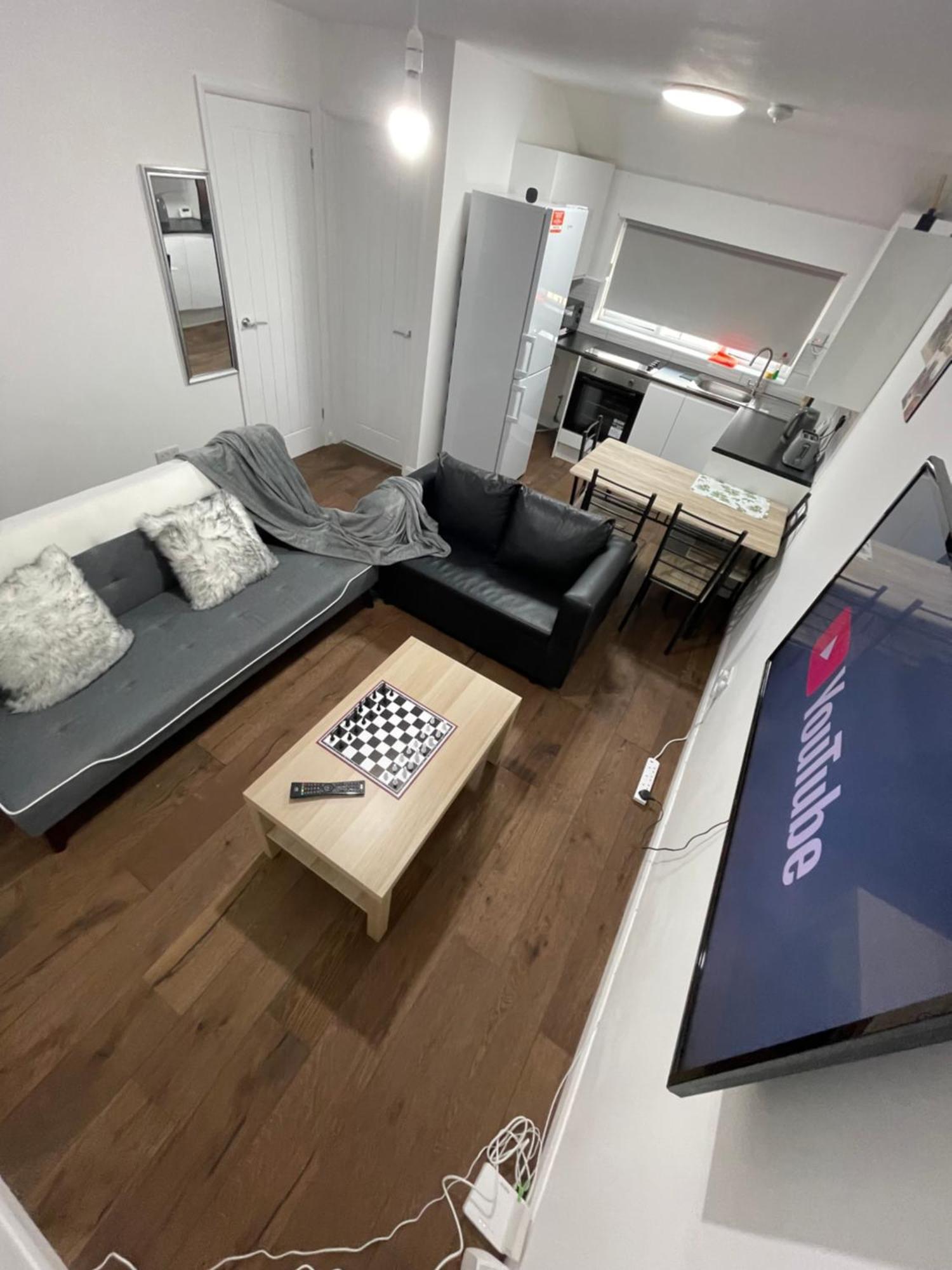 Two Bedroom Central Location Modern Flat Stratford Appartamento *