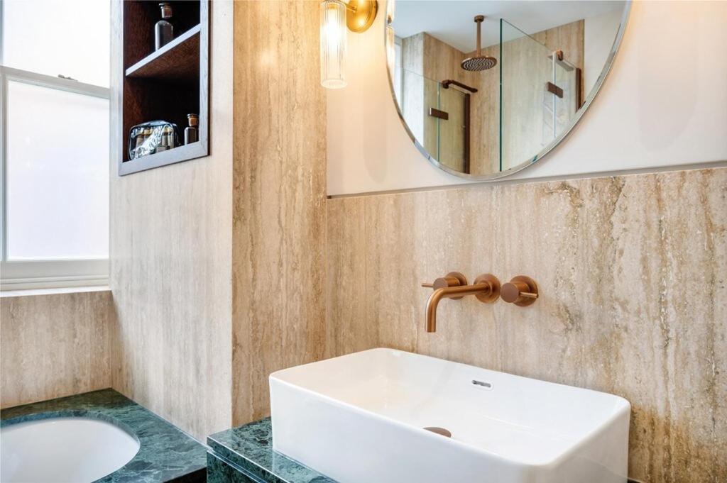 Two Bed Duplex In Covent Garden * Londra