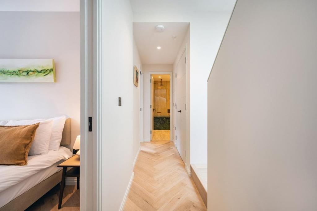 Covent Garden 2 Bed 2 Bath Duplex Apartment London
