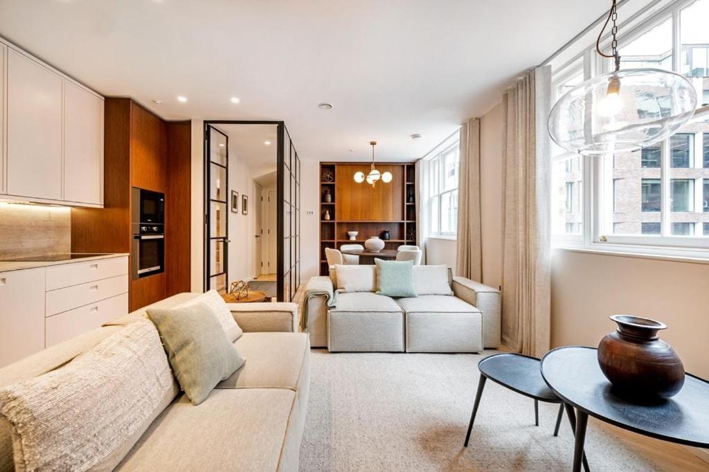 Covent Garden 2 Bed 2 Bath Duplex * London