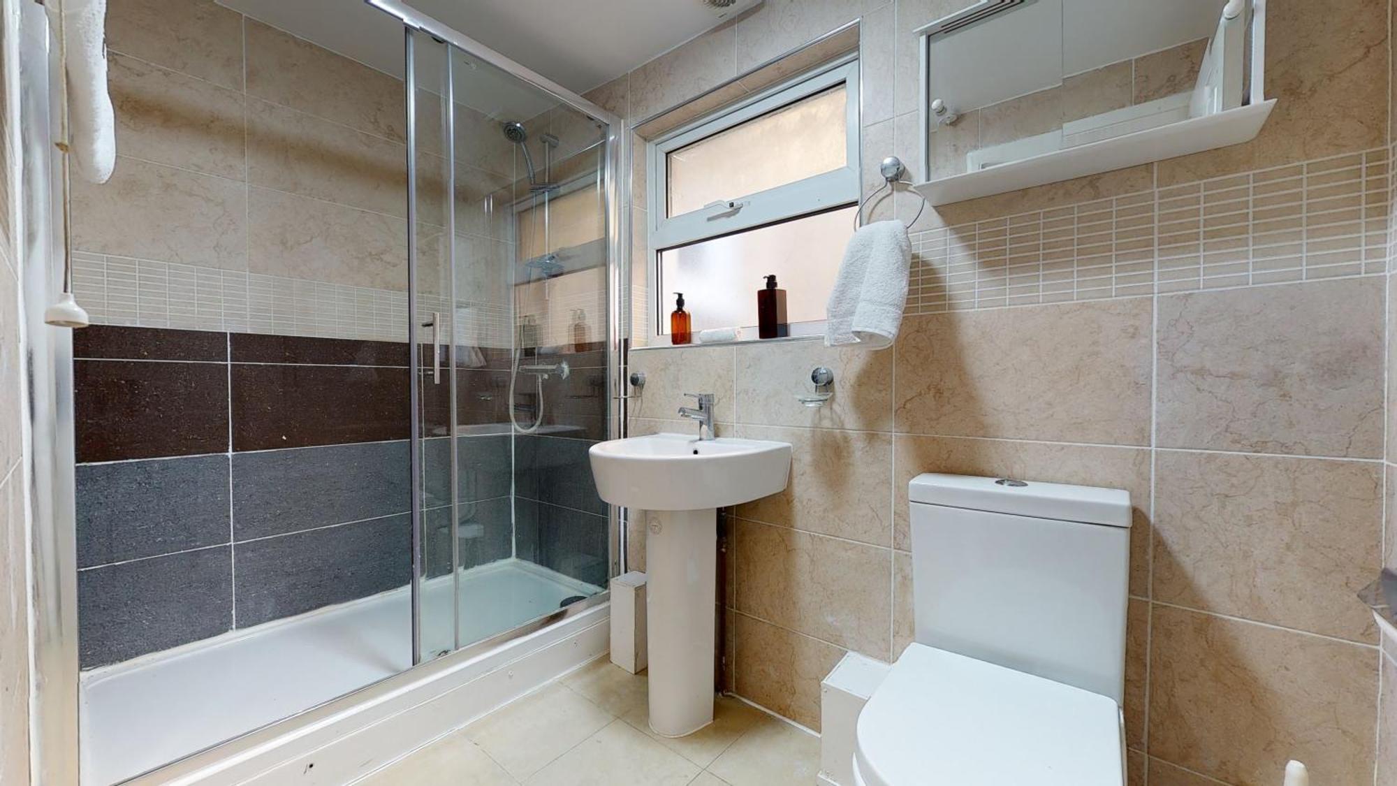 Large Dulwich 3 Bedroom Near Kings College Hospital London
