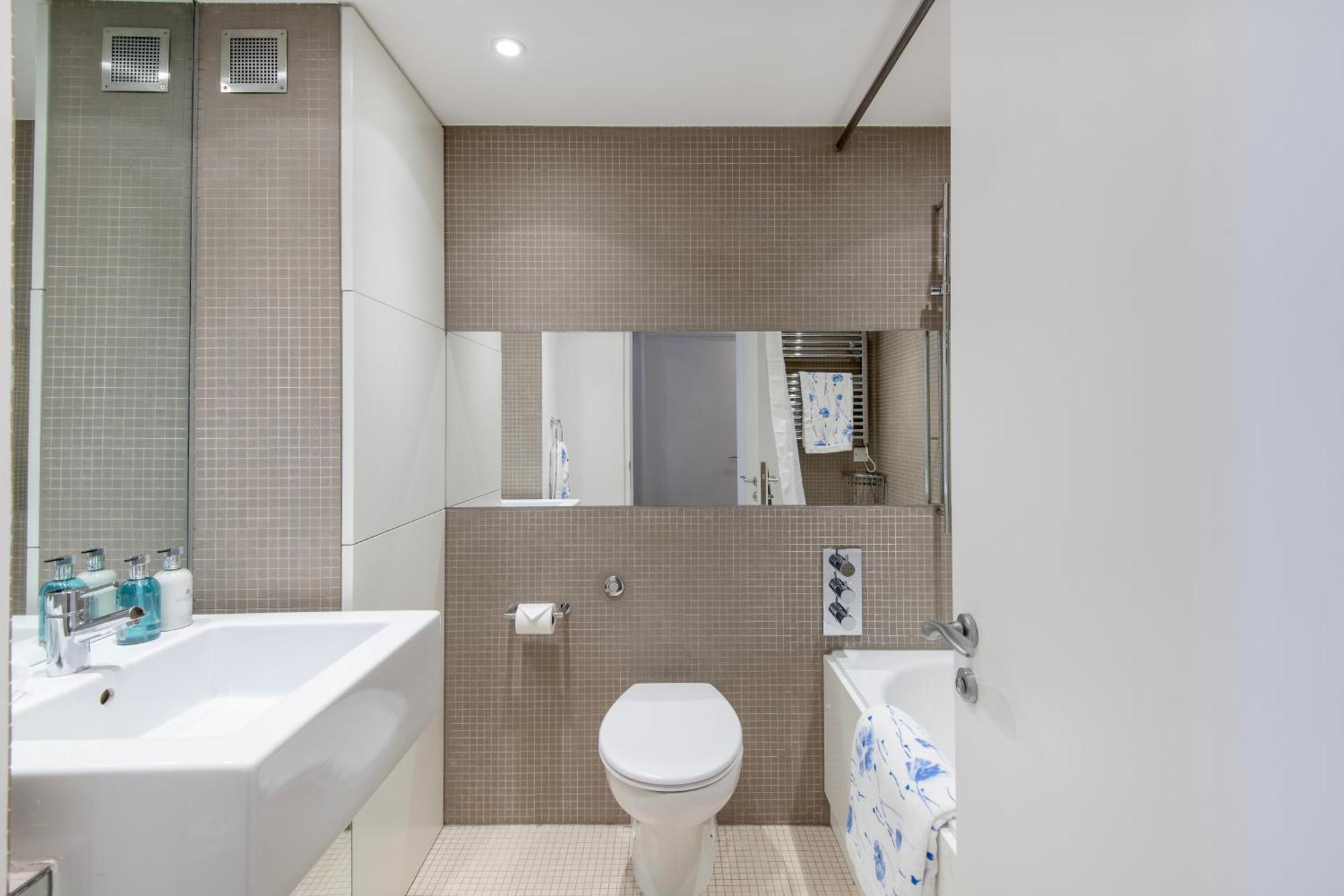 Luxurious 3 Double Bedroom Mayfair London