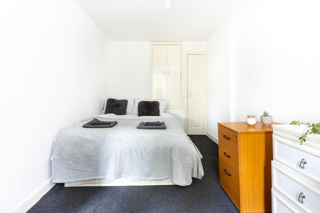 Lovely Garden 2bd Flat In Lägenhet London