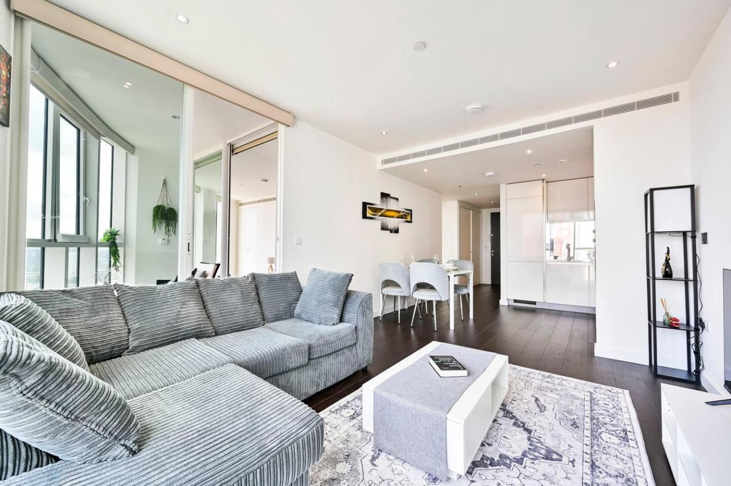 Appartement Luxury High-rise 21st Floor 2 Bedroom 2 Bath Flat Londen
