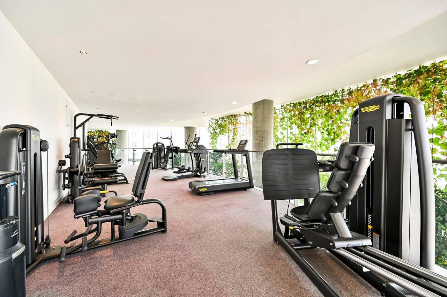 Luxury High-rise 21st Floor 2 Bedroom 2 Bath Flat Londen