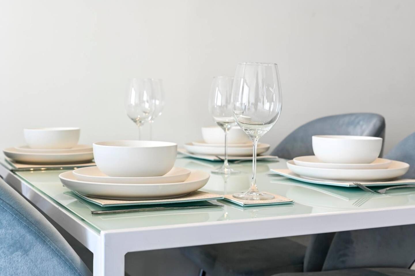 Luxury High-rise 21st Floor 2 Bedroom 2 Bath Flat * Londen