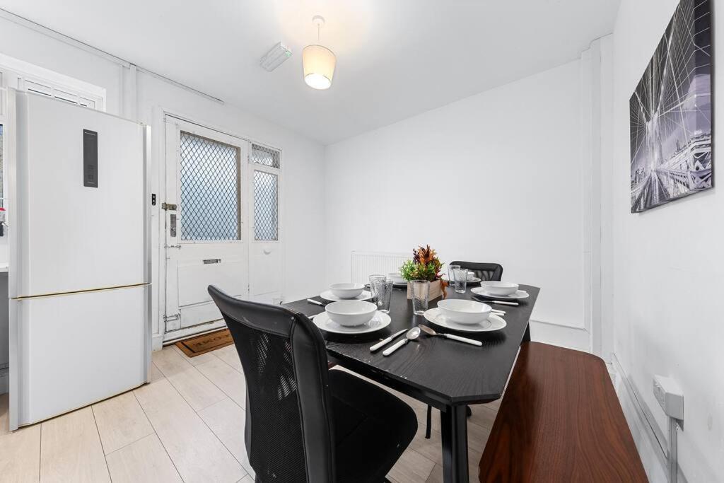 Near Kings Cross Sleep 12 Sp7 London