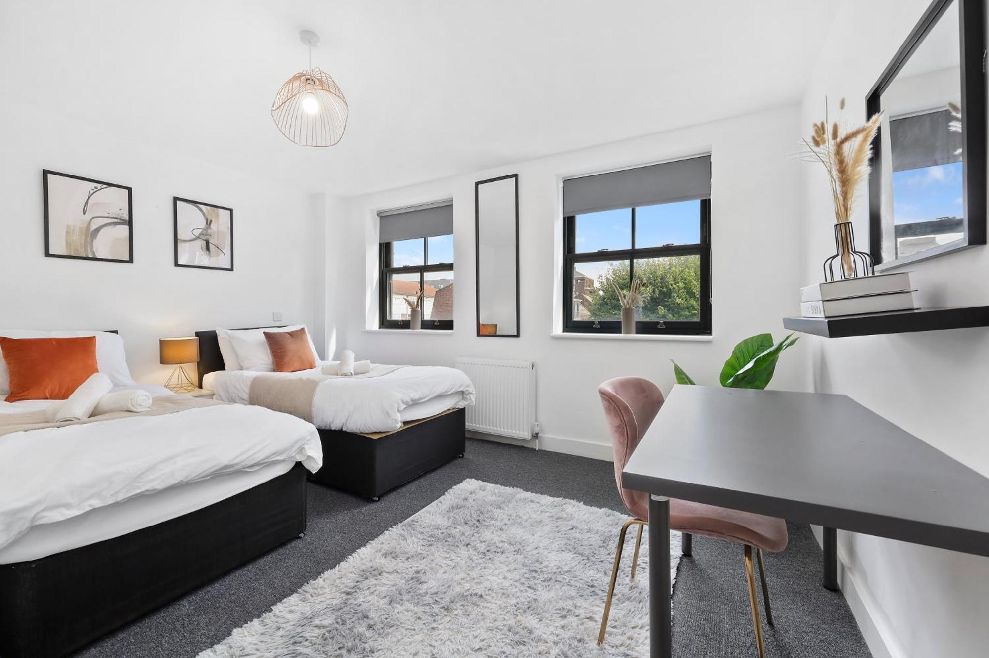 Stylish Large 3-bed Apartment, Quick Access To Sights, Free Parking Appartamento *