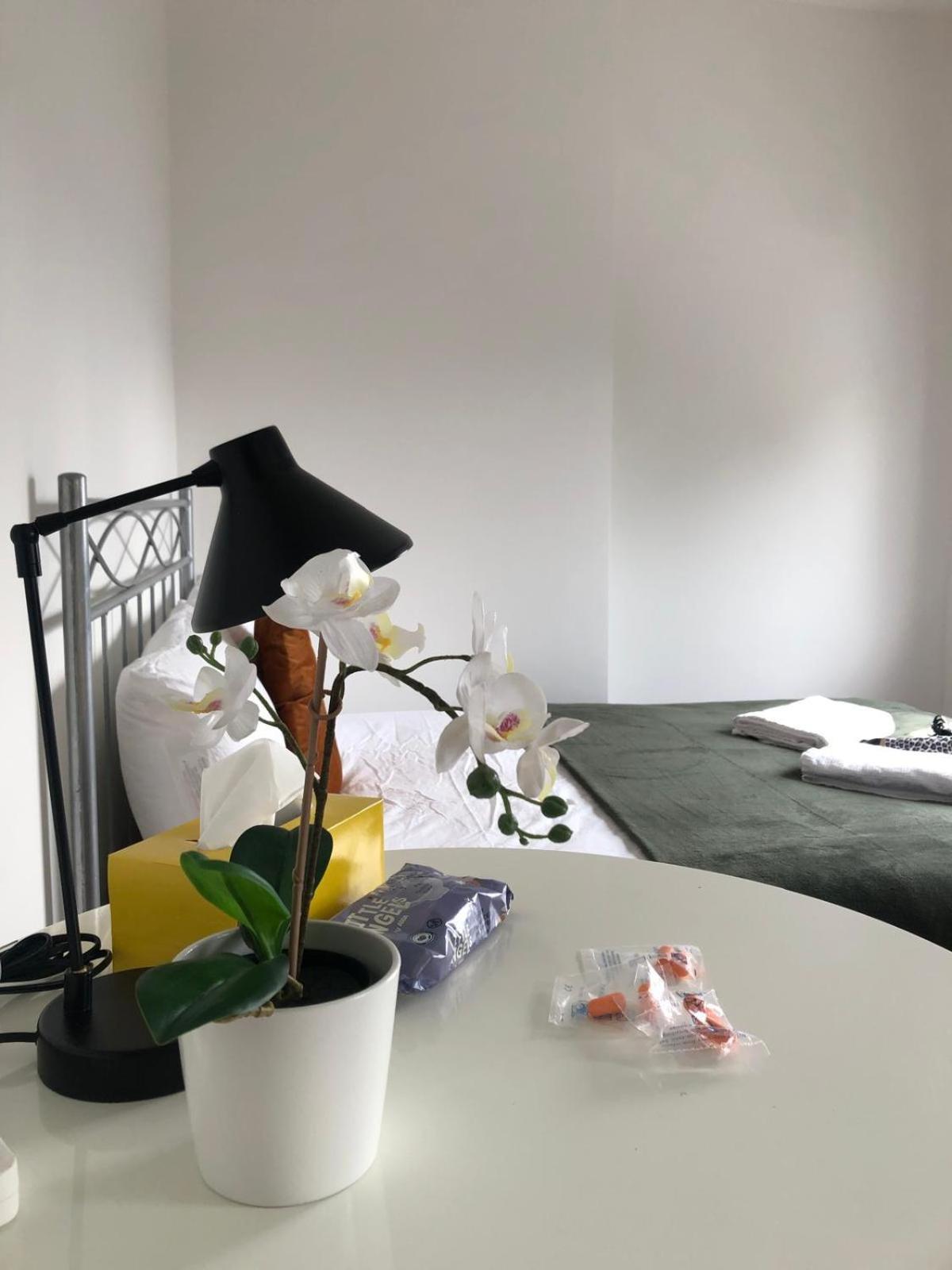 Comfy Private Bedrooms Across The Euston Station Maison d'hôtes *